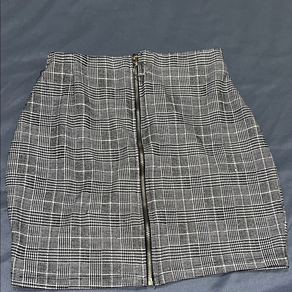 Silhouette Black and White Plaid Pencil Skirt